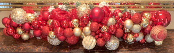 red and gold bauble garland.2